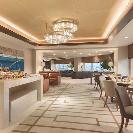 Wyndham Grand Istanbul Europe Ξενοδοχείο Εξωτερικό φωτογραφία Club Lounge at the Ritz-Carlton, Osaka
