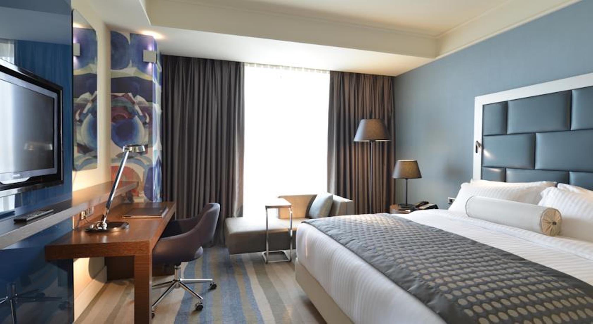 Wyndham Grand Istanbul Europe Ξενοδοχείο Εξωτερικό φωτογραφία A room at the hotel