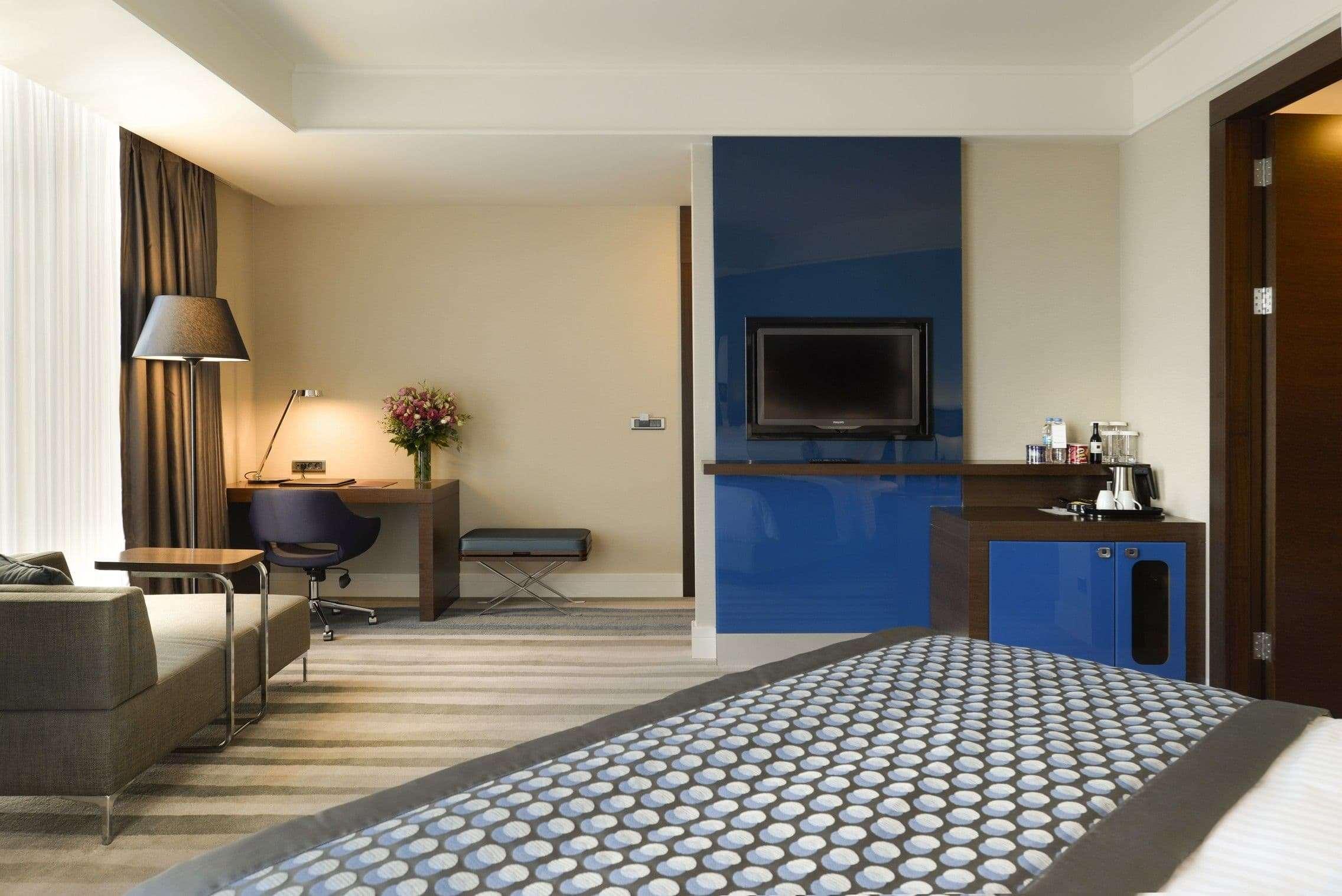Wyndham Grand Istanbul Europe Ξενοδοχείο Εξωτερικό φωτογραφία A room at the hotel