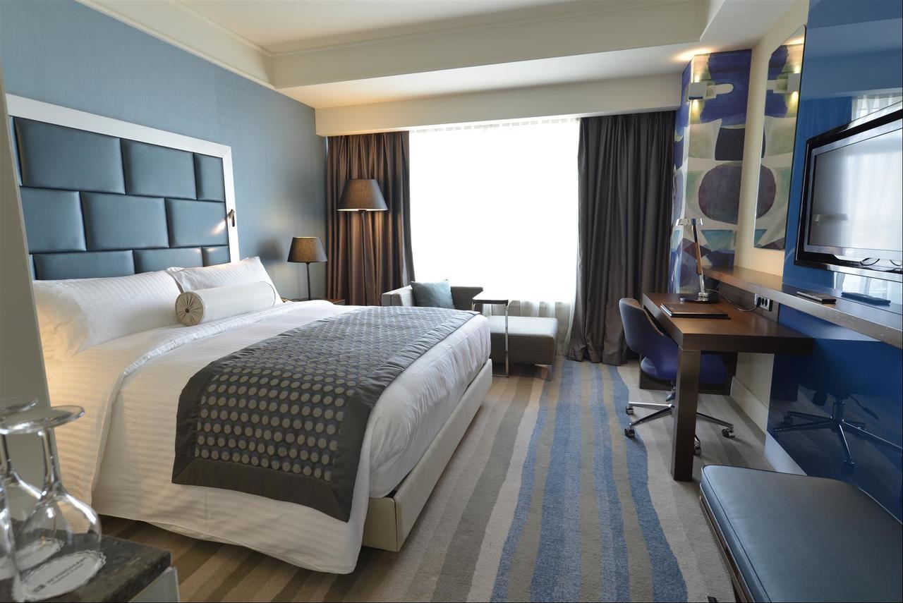 Wyndham Grand Istanbul Europe Ξενοδοχείο Εξωτερικό φωτογραφία A typical hotel room
